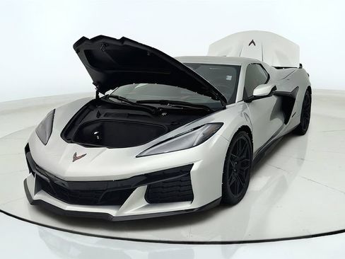 Used 2026 Chevrolet Corvette Z06 w/ Stealth Interior Trim Package RWD image 10
