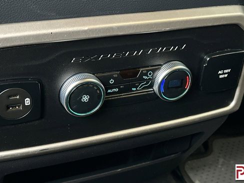 Used 2023 Ford Expedition XLT image 14