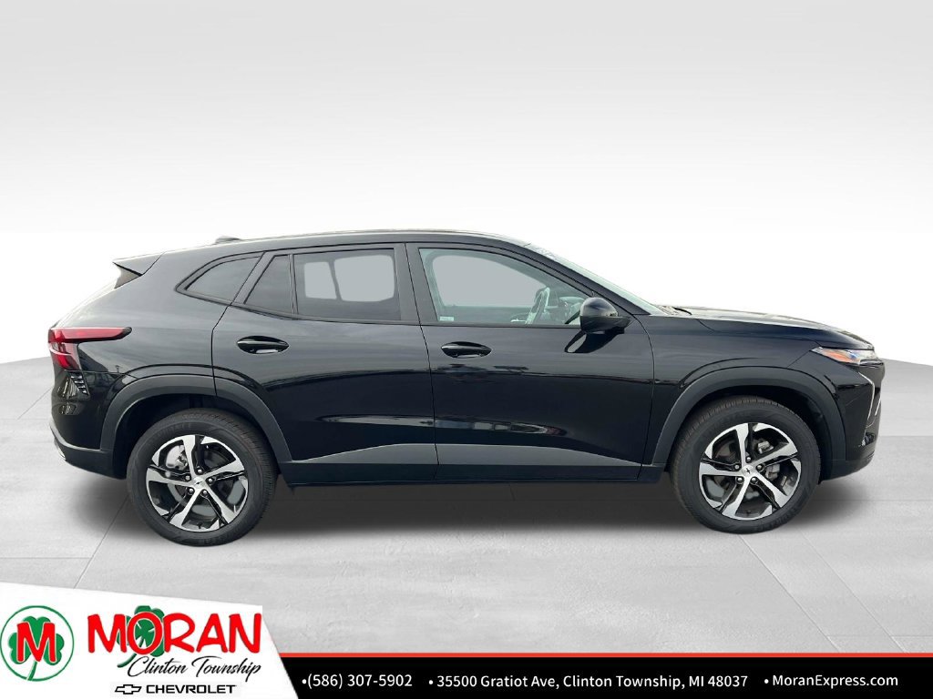 Used 2025 Chevrolet Trax RS w/ Driver Confidence Package FWD image 7