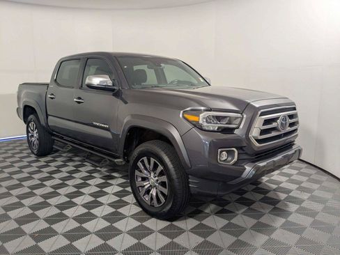 Certified 2022 Toyota Tacoma Limited AWD/4WD image 3