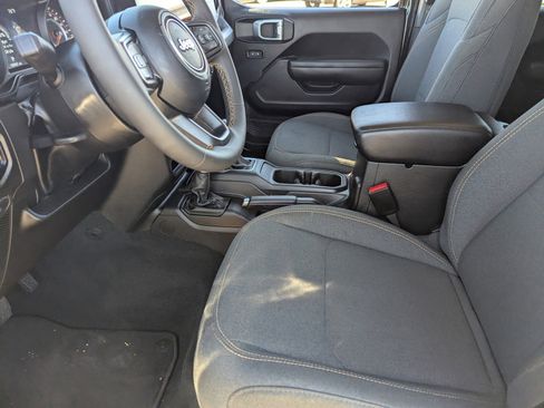 Used 2024 Jeep Wrangler Sport S image 27