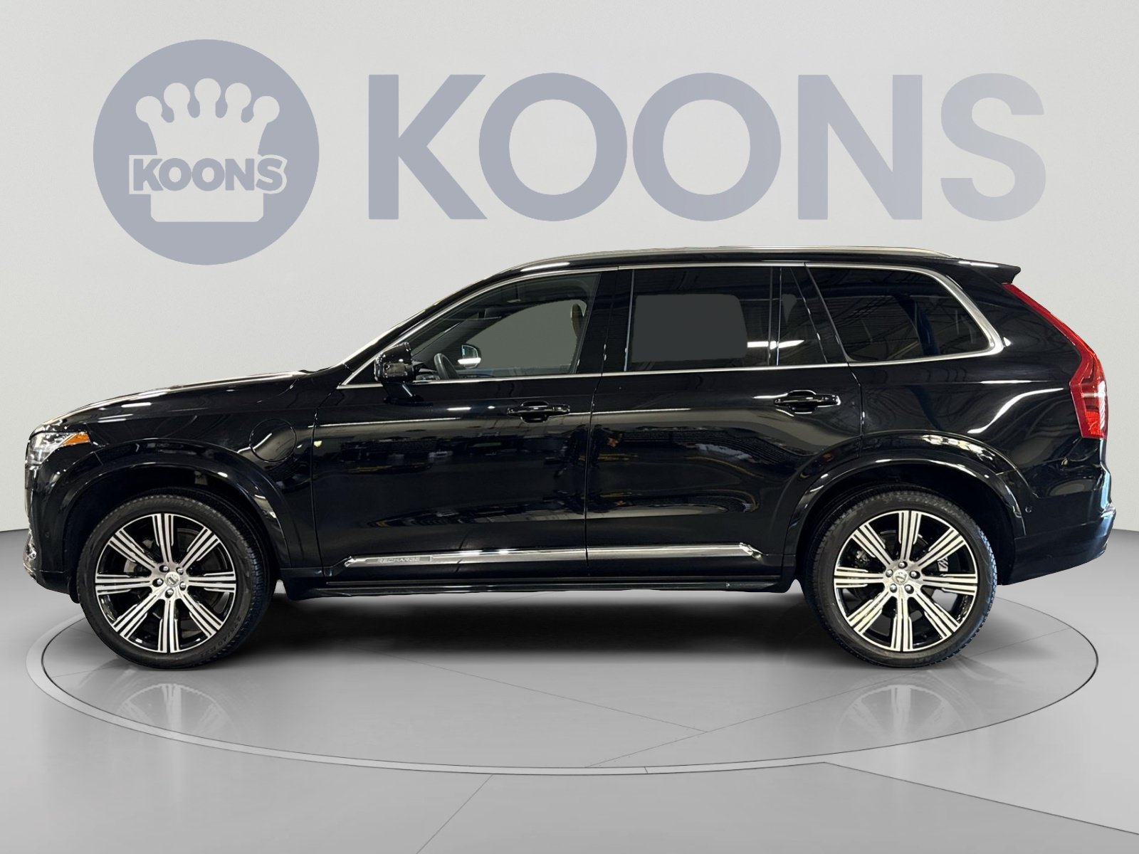 Used 2024 Volvo XC90 T8 Ultimate w/ Protection Package Premier AWD/4WD image 2
