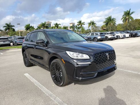 New 2026 Lincoln Corsair Reserve w/ Jet Appearance Package FWD image 30