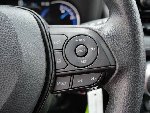 Certified 2025 Toyota RAV4 LE image 29