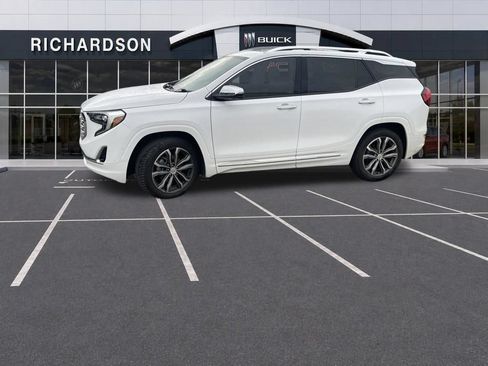 Used 2020 GMC Terrain Denali w/ Denali Premium Package AWD/4WD image 6