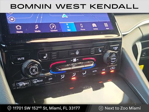 Used 2025 Jeep Grand Cherokee Limited w/ Black Appearance Package image 22