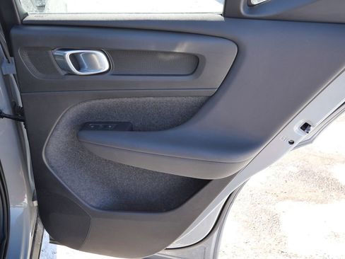 Used 2024 Volvo XC40 B5 Core image 20