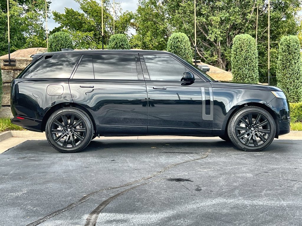 New 2027 Land Rover Range Rover Long Wheelbase SE AWD/4WD image 6
