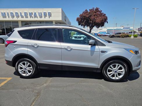 Used 2018 Ford Escape SE AWD/4WD image 2
