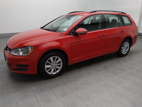 Used 2016 Volkswagen Golf S image 2