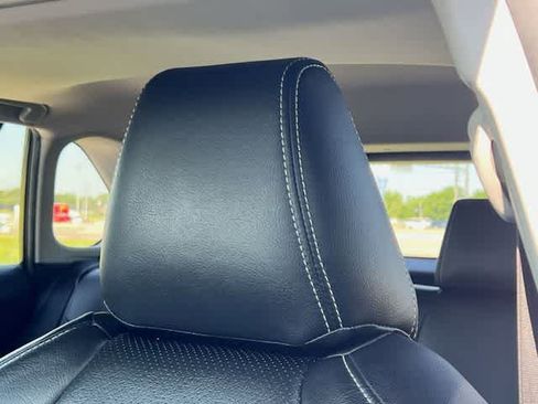 Used 2019 Toyota RAV4 XLE w/ Convenience Package FWD image 25