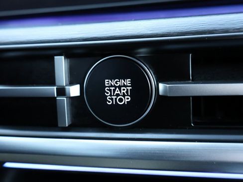 Used 2025 Hyundai Santa Fe Limited image 35