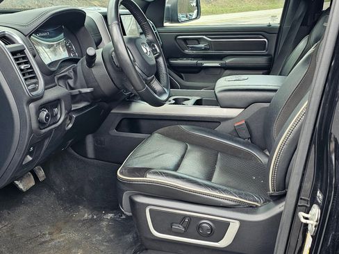 Used 2024 RAM 1500 Laramie AWD/4WD image 17