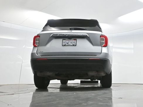 Used 2022 Ford Explorer XLT RWD image 54