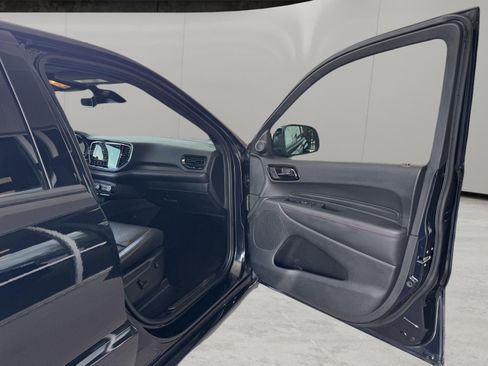 Used 2024 Dodge Durango R/T AWD/4WD image 32