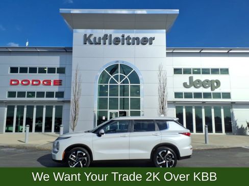 Used 2022 Mitsubishi Outlander ES image 1