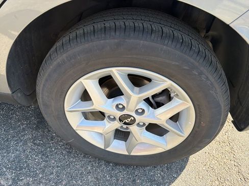 Used 2024 Kia Soul LX w/ Option Group 015 FWD image 8