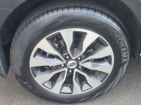 Certified 2025 Subaru Outback Limited image 31