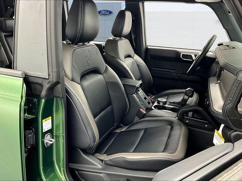 New 2025 Ford Bronco Outer Banks w/ Sasquatch Package AWD/4WD image 11