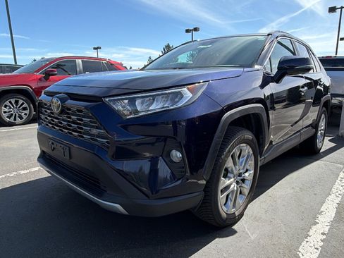 Certified 2019 Toyota RAV4 Limited AWD/4WD image 4