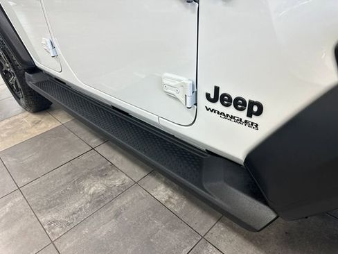Used 2022 Jeep Wrangler Unlimited Sport AWD/4WD image 8