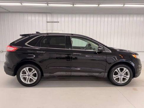 Used 2017 Ford Edge Titanium FWD image 6