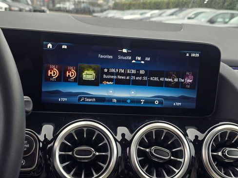 Used 2025 Mercedes-Benz GLA 250 4MATIC image 29