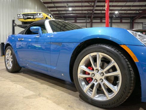 Used 2009 Saturn Sky Hydro Blue RWD image 39