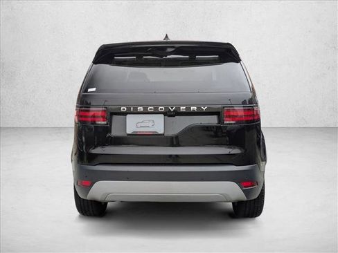 Certified 2025 Land Rover Discovery S image 7