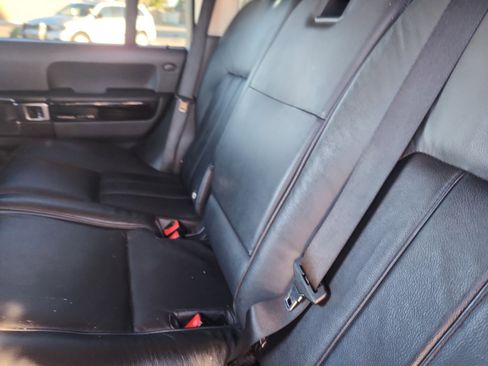 Used 2012 Land Rover Range Rover HSE image 18