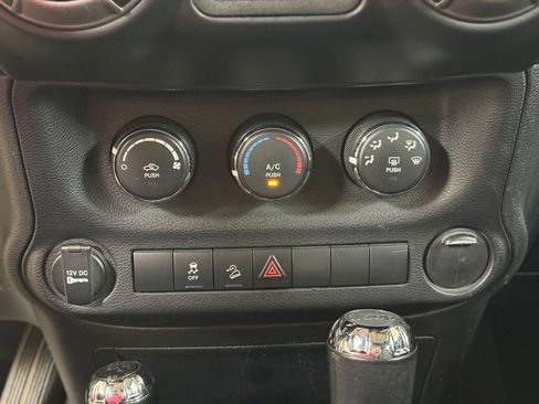 Used 2017 Jeep Wrangler Sport w/ Quick Order Package 24S AWD/4WD image 27