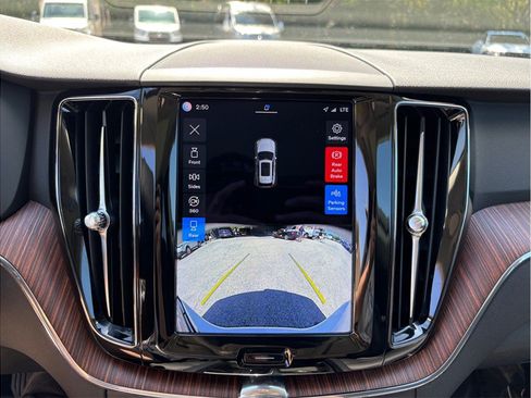 Used 2023 Volvo XC60 T8 Plus w/ Climate Package AWD/4WD image 31