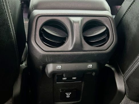 Used 2022 Jeep Wrangler Unlimited Sahara AWD/4WD image 26