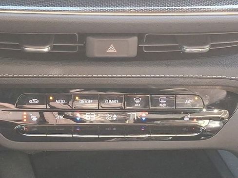 Used 2023 Buick Envision Preferred image 16