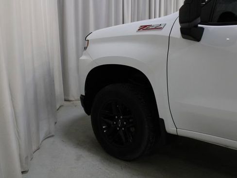 Used 2020 Chevrolet Silverado 1500 LT Trail Boss AWD/4WD image 28