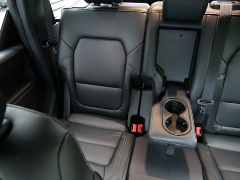 Used 2026 Ford Bronco Badlands AWD/4WD image 12