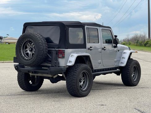 Used 2016 Jeep Wrangler Unlimited Rubicon image 7