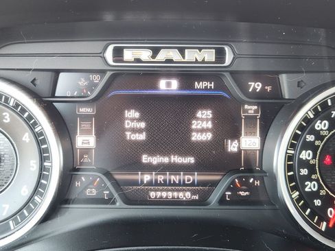 Used 2020 RAM 1500 Laramie RWD image 16