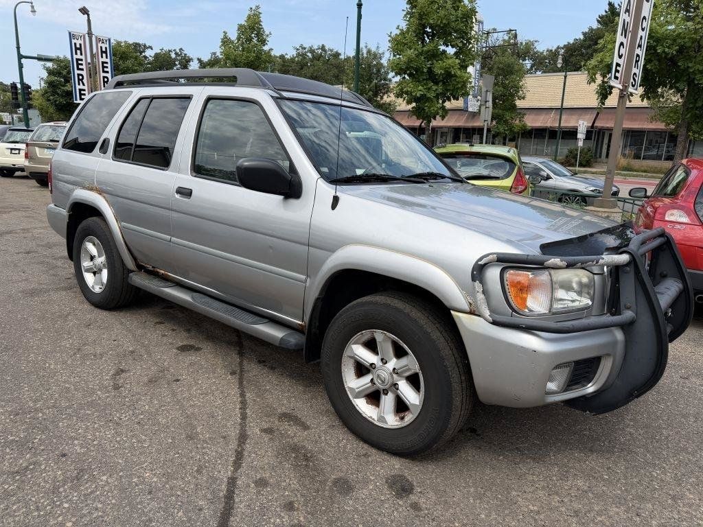 Used 2003 Nissan Pathfinder SE AWD/4WD image 1