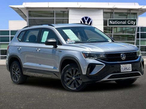Used 2023 Volkswagen Taos S FWD image 2