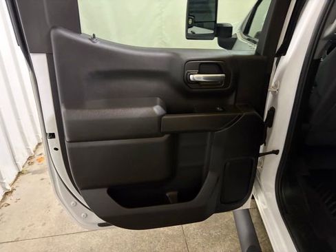 Used 2023 Chevrolet Silverado 1500 Custom w/ LPO, Dark Essentials Package AWD/4WD image 9