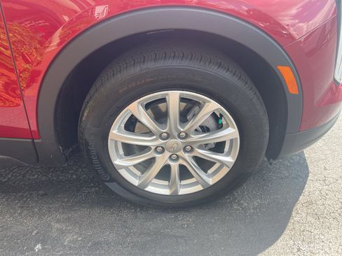 Used 2023 Cadillac XT4 Luxury w/ Cold Weather Package FWD image 6