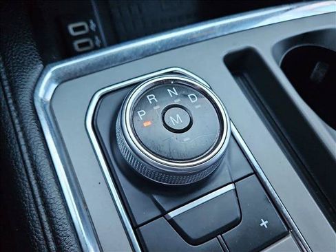Used 2018 Ford Expedition XLT w/ Equipment Group 202A AWD/4WD image 12