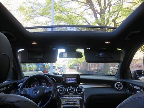 Used 2017 Mercedes-Benz GLC 300 4MATIC image 13