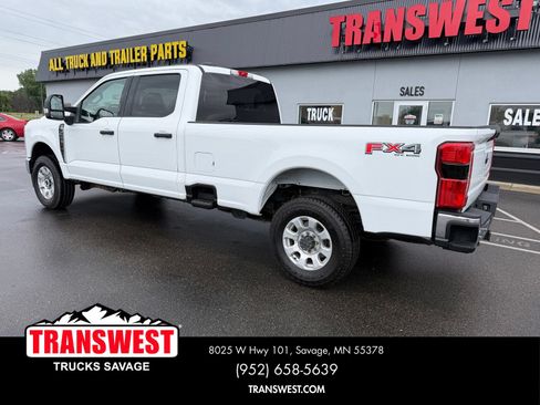 Used 2023 Ford F350 Lariat AWD/4WD image 3