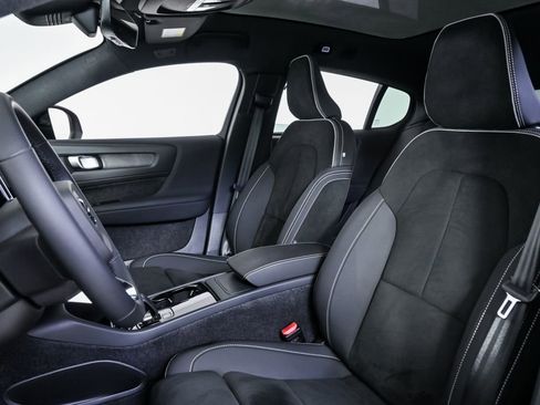 Certified 2023 Volvo C40 P8 Recharge Ultimate image 7