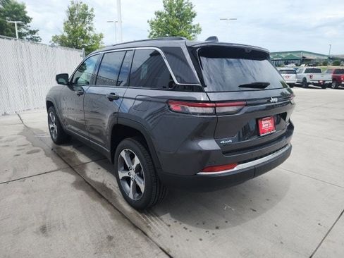 New 2025 Jeep Grand Cherokee Limited w/ Luxury Tech Group II image 28