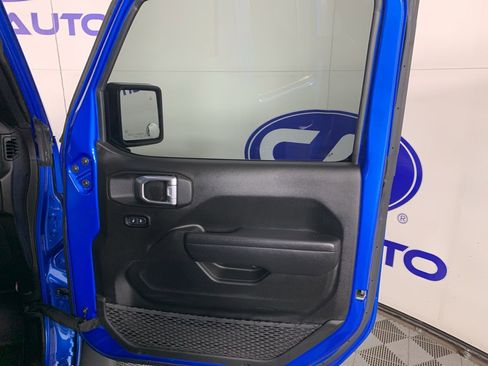 Used 2022 Jeep Wrangler Unlimited Sport image 39