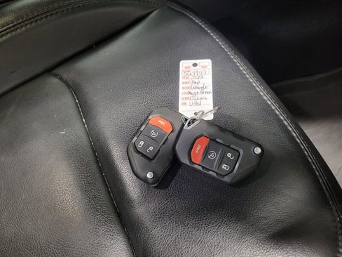 Used 2023 Jeep Wrangler Unlimited Sahara AWD/4WD image 65