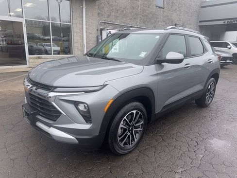 Used 2024 Chevrolet TrailBlazer LT image 1